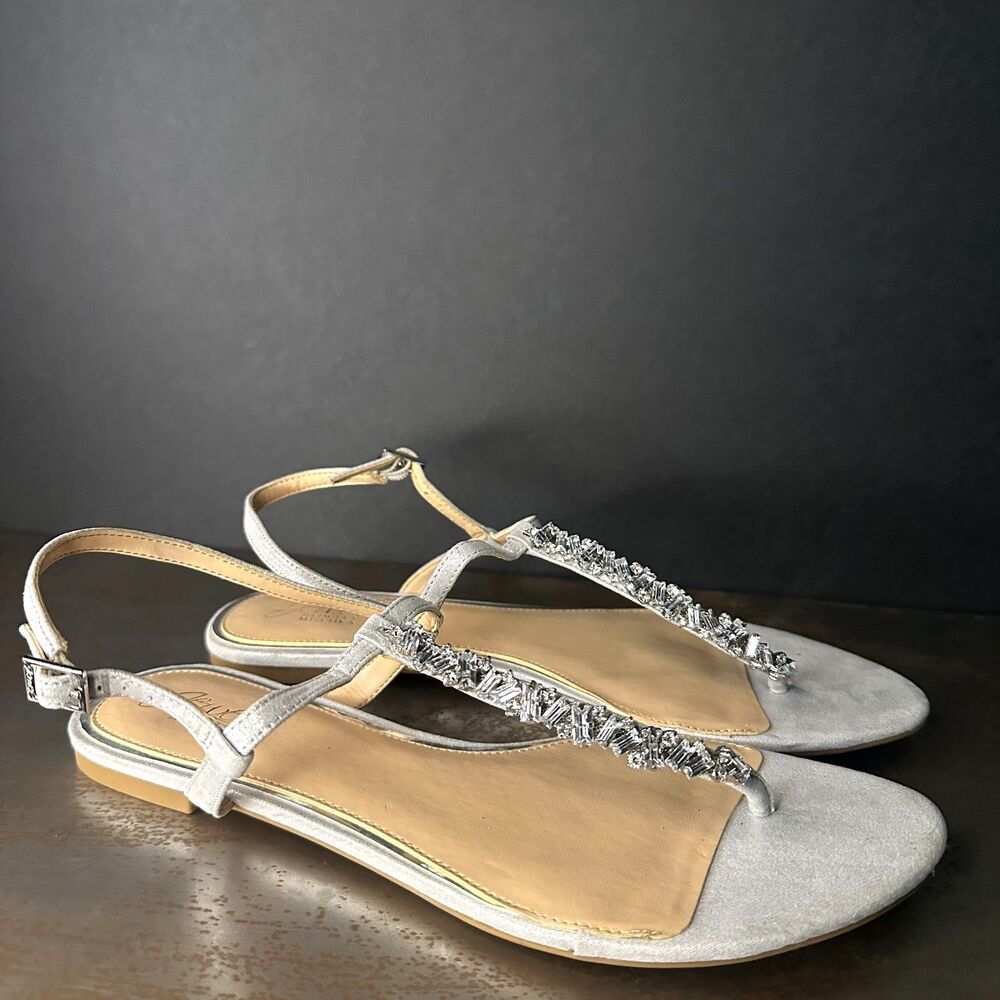 Jewel Badgley Mischka Flat Sandals 9.5 Crystal Dressy Wedding Formal Silver Gray